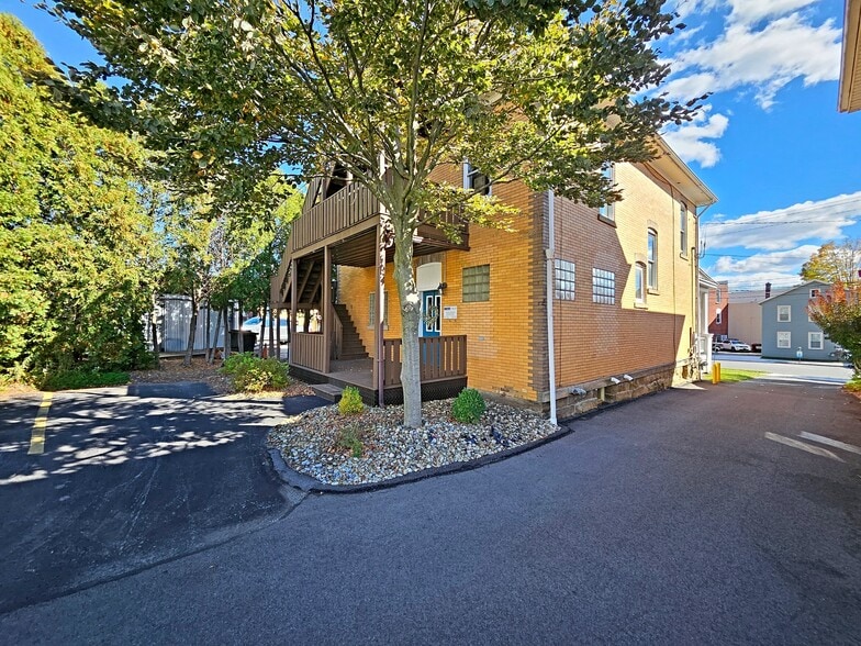 More Photos Of 116 Center St, Saint Marys Office Residential For Sale