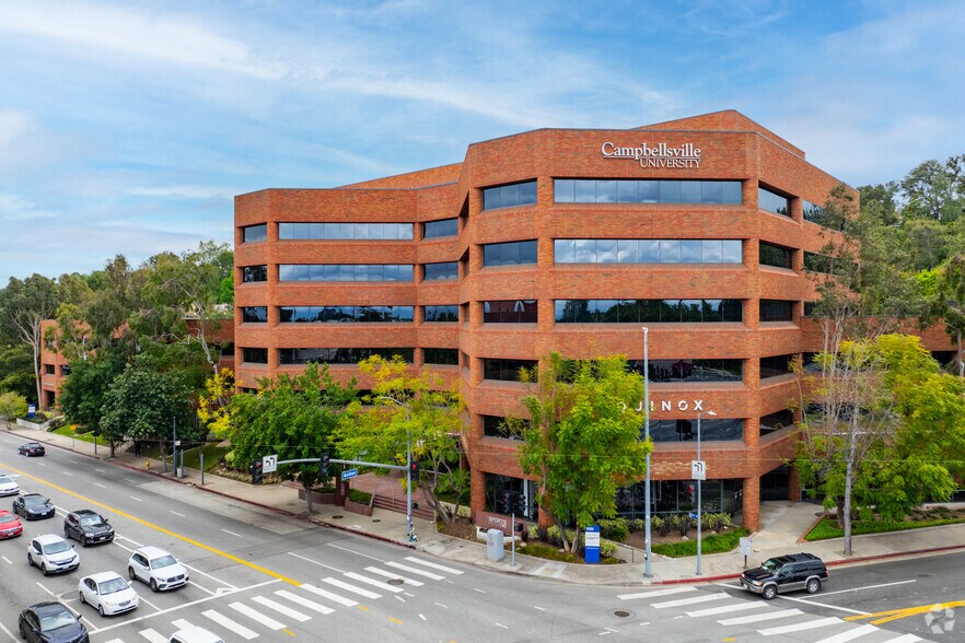 Primary Photo Of 16830 Ventura Blvd, Encino Office For Lease