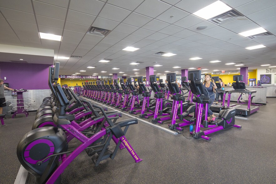 More Photos Of 75-1000 Henry St, Kailua Kona Storefront Retail Office For Lease