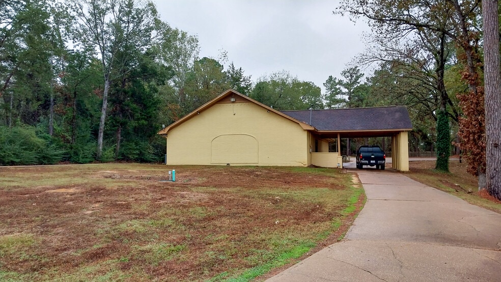 More Photos Of 120 NW 304 Loop, Crockett Daycare Center For Sale