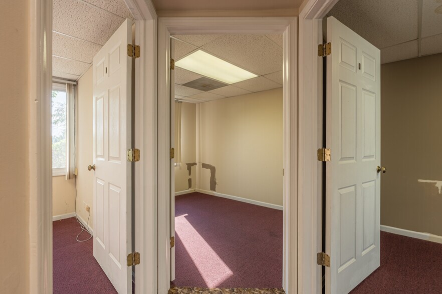 More Photos Of 1219 Ogden Ave, Downers Grove Office For Sale