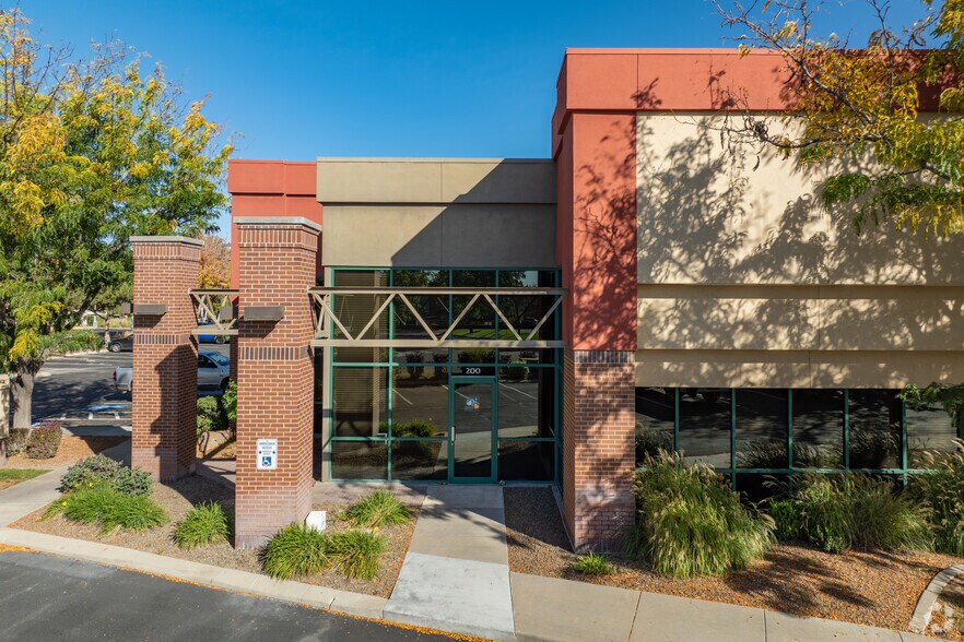 More Photos Of 280 E Corporate Dr, Meridian Research And Development For Lease