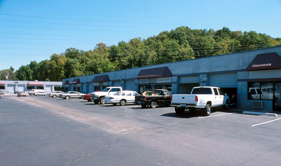 More Photos Of 11017-11037 Gravois Industrial Ct, Saint Louis Warehouse For Lease