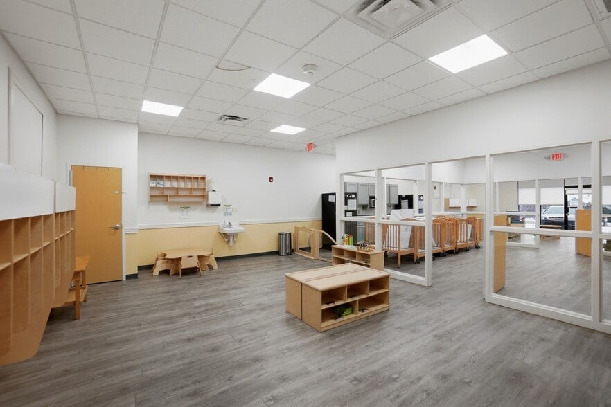 More Photos Of 9685-9725 Dayton Lebanon Pike, Dayton Storefront Retail Office For Sale