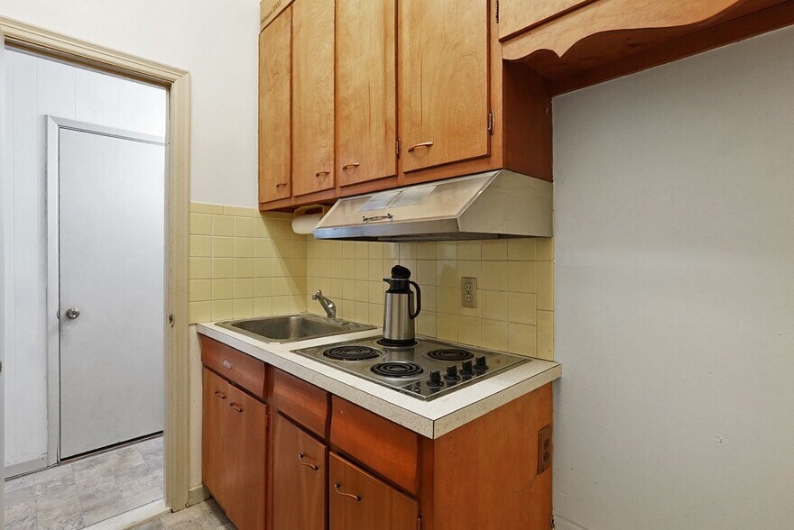 More Photos Of 1032 Columbus St, Harrisburg Medical For Sale