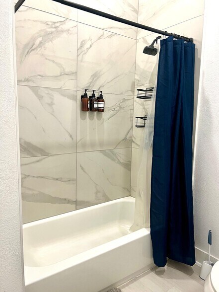 More Photos Of 203 S Lockwood Dr, Houston Apartments For Sale