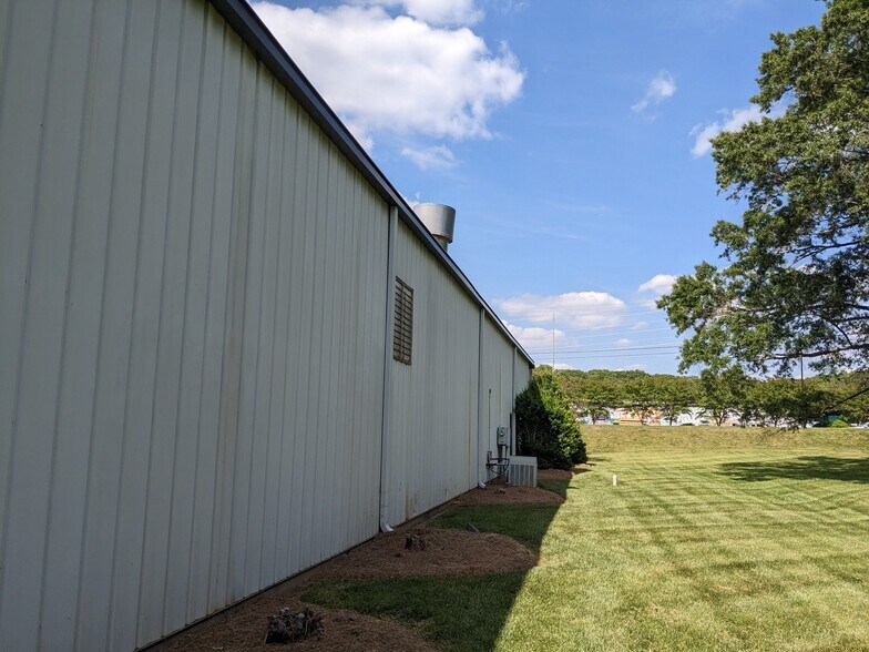 More Photos Of 5025 Old York Rd, Rock Hill Distribution For Lease