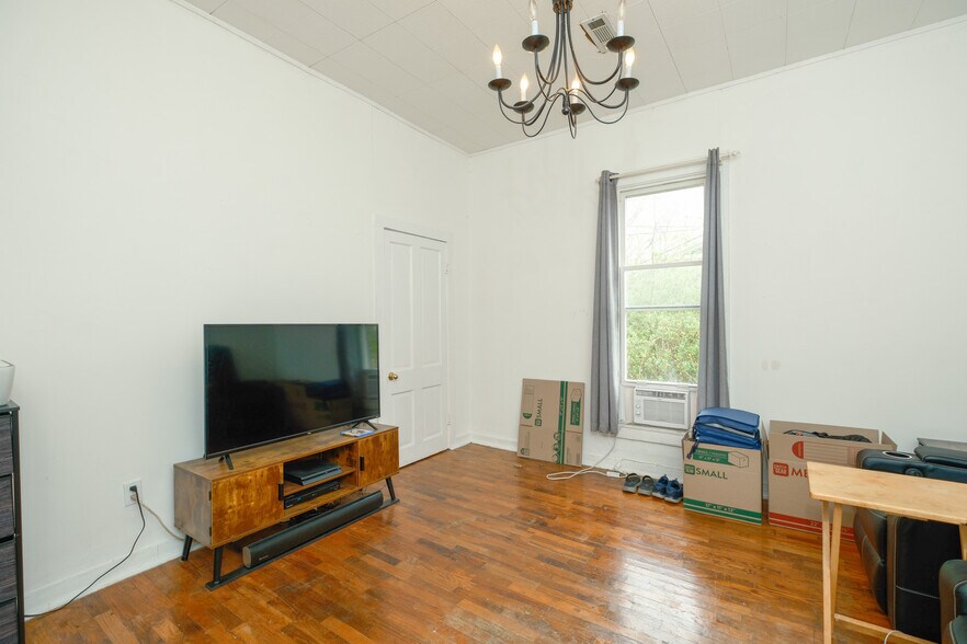 More Photos Of 312 Woodland St, Martin Multifamily For Sale