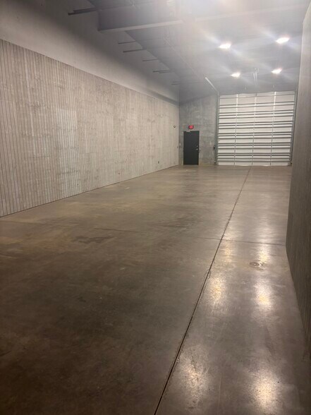 More Photos Of 6548 Ward Ave, Charleston Light Distribution For Lease