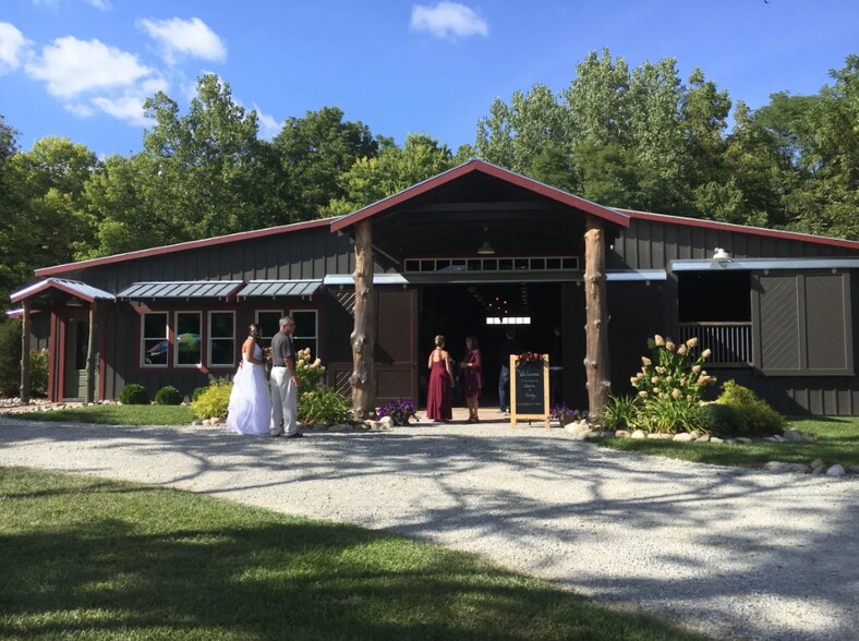 Primary Photo Of 6062 W 600 S, Huntington Storefront For Sale
