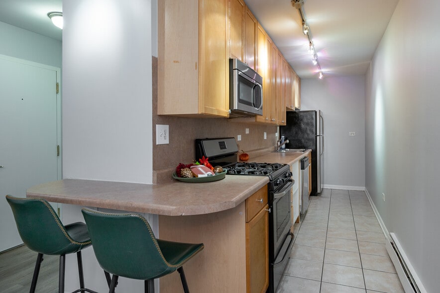 More Photos Of 5525 N Winthrop Ave, Chicago Apartments For Sale