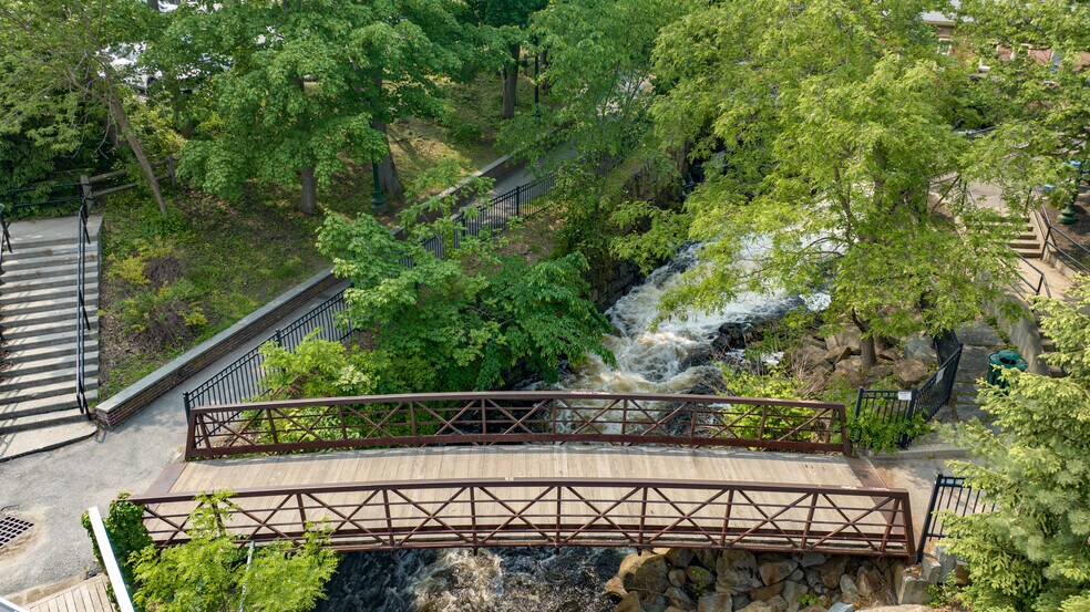 More Photos Of 5-7 Market Sq, Amesbury Loft Creative Space For Lease