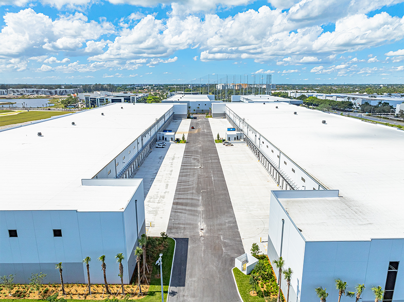 More Photos Of 311 Racetrack Loop, Pompano Beach Unknown For Lease