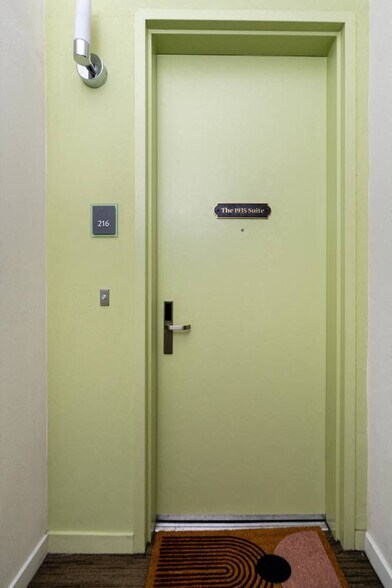 More Photos Of 3750 Main St, Riverside Apartments For Lease