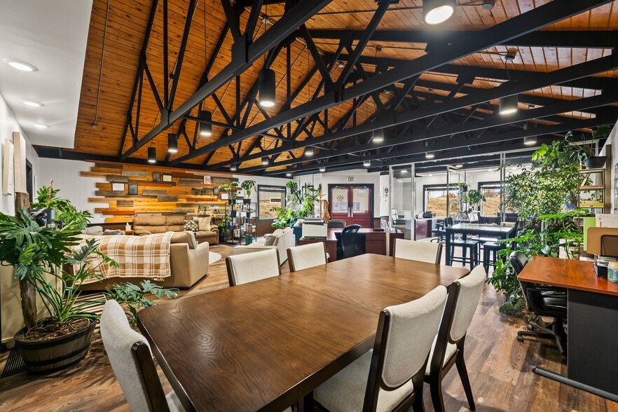 More Photos Of 2000 N 7th Ave, Bozeman Flex For Sale