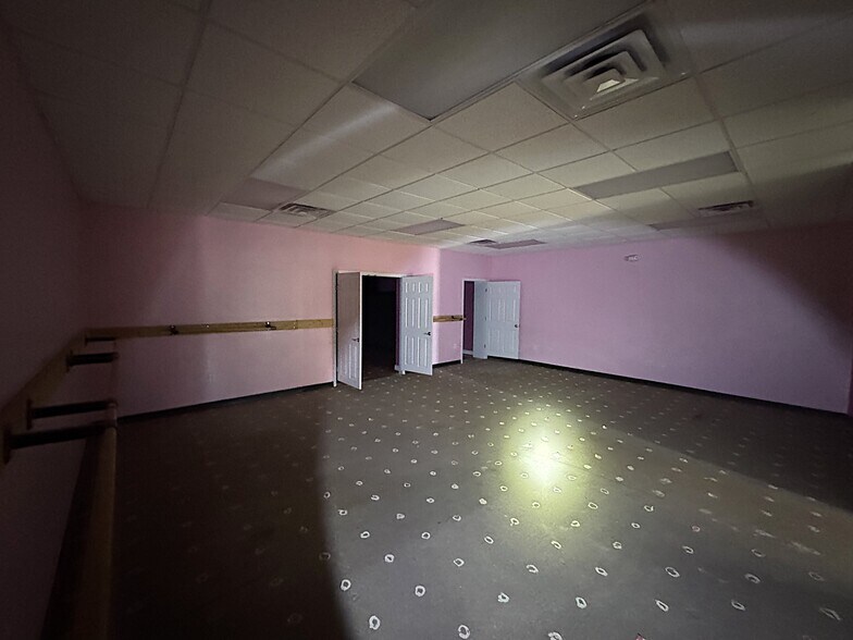 More Photos Of 3756 Sycamore Dairy Rd, Fayetteville Light Manufacturing For Lease