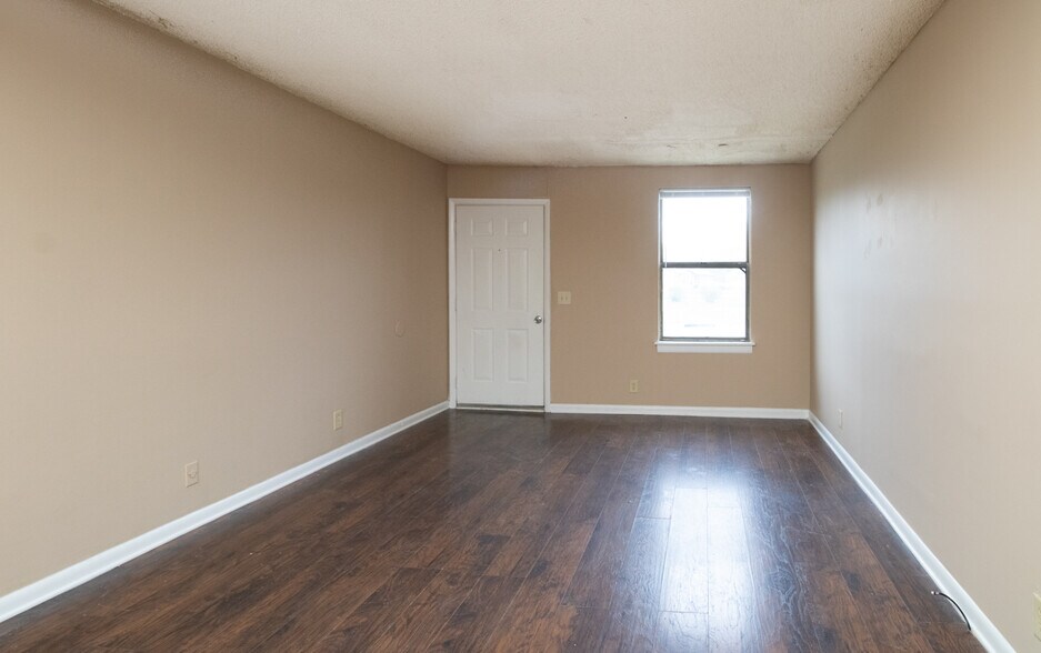 More Photos Of , Nashville Multifamily For Sale