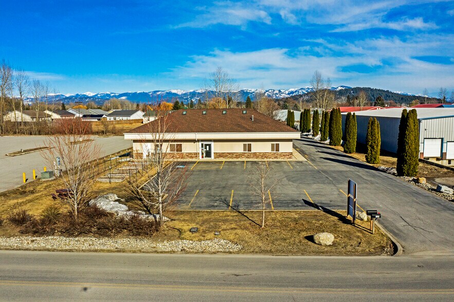 More Photos Of 137 McGhee Rd, Kootenai Storefront Retail Office For Sale