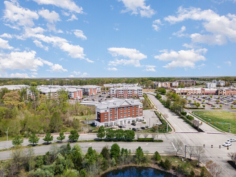 More Photos Of 2200 Carl D Silver Pkwy, Fredericksburg Hotel For Lease
