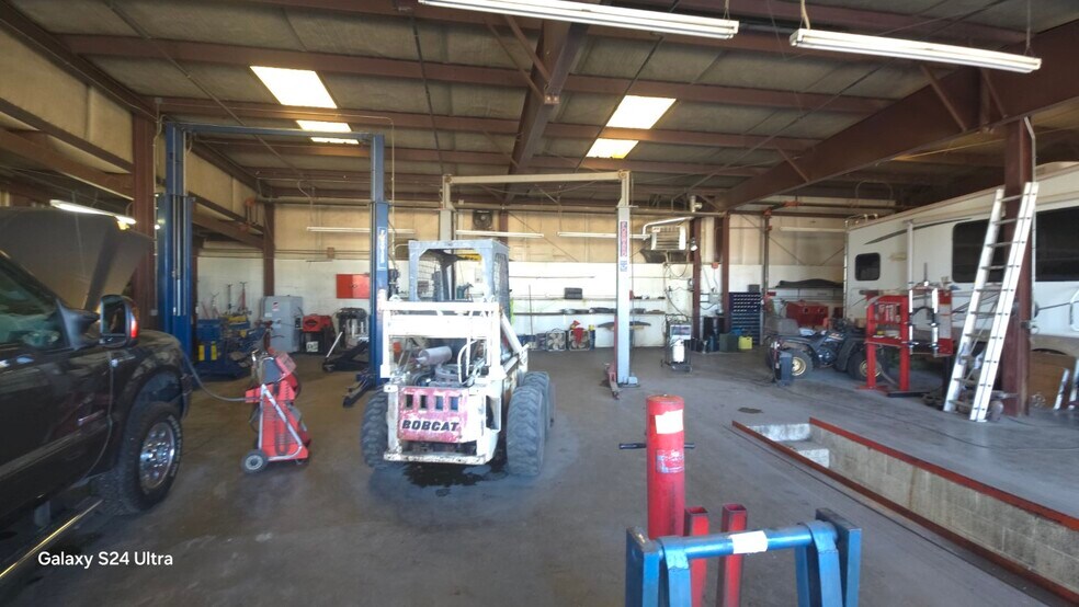 More Photos Of 8195 E Manley Dr, Prescott Valley Auto Repair For Sale