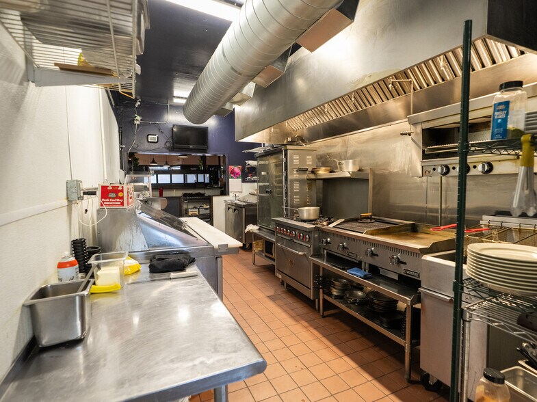 More Photos Of 8501 El Camino Real, Atascadero Restaurant For Sale