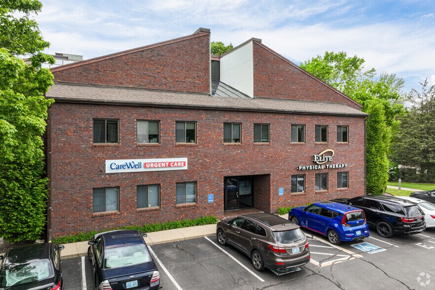 More Photos Of 535 Centerville Rd, Warwick Office For Lease
