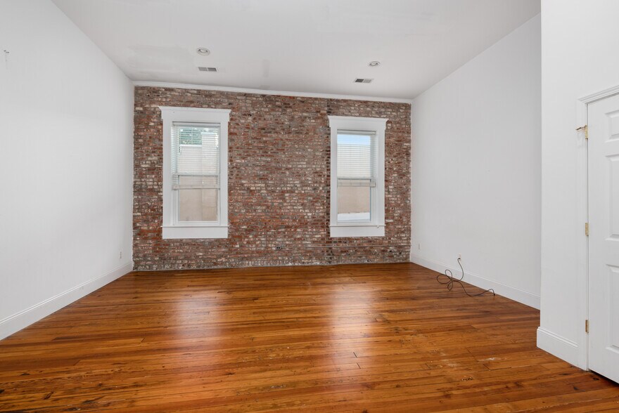 More Photos Of 107-109 W Pleasant Ave, Covington Loft Creative Space For Sale