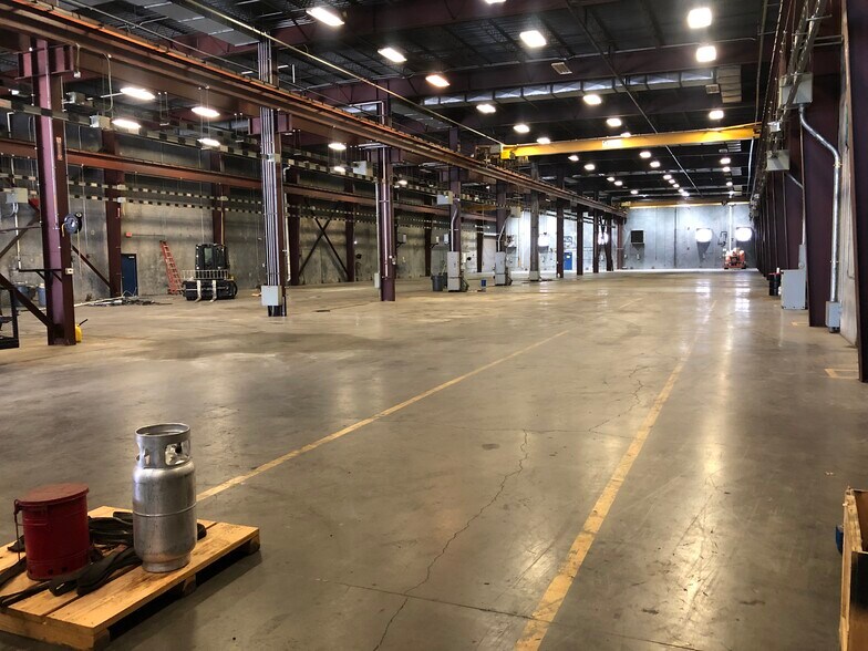 More Photos Of 3225 Melcat Dr, Oklahoma City Manufacturing For Sale
