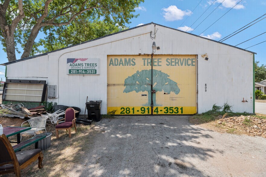 More Photos Of 800 Avenue D, Katy Warehouse For Sale