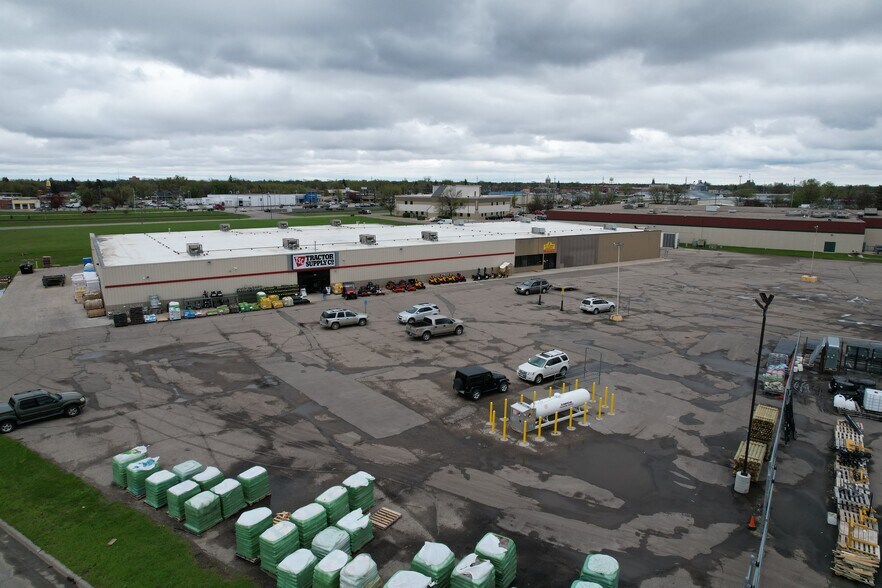 More Photos Of 1202 4th Ave S, Wahpeton Freestanding For Sale