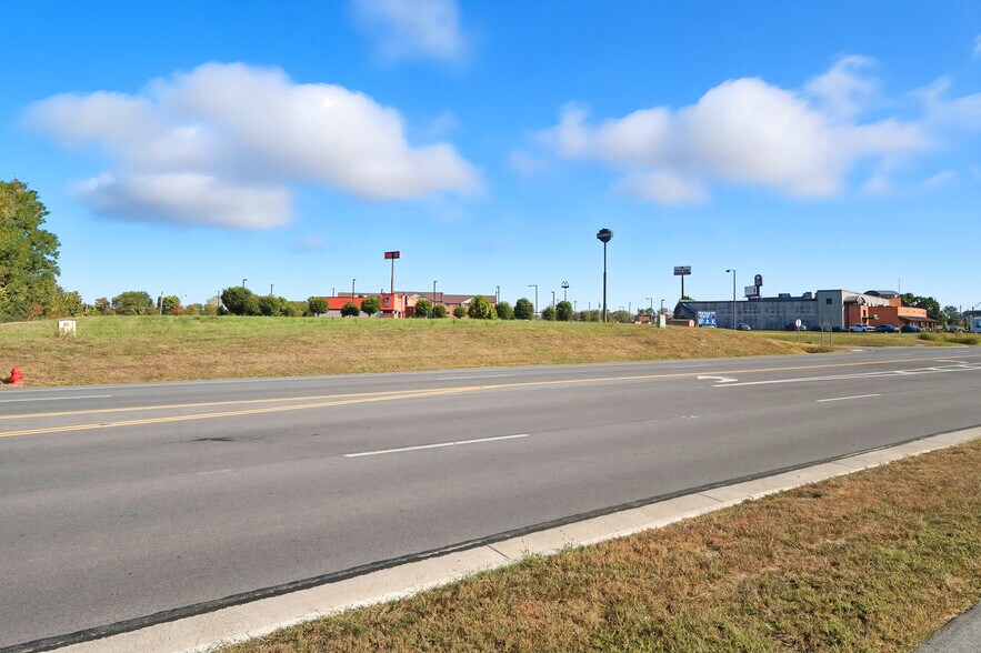 More Photos Of Kings Center Dr @ Kings Island Drive, Kings Mills Land For Sale
