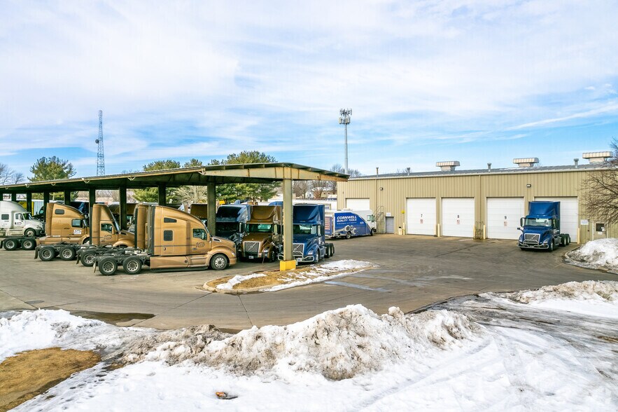 More Photos Of 3408 101st St, Urbandale Truck Terminal For Sale