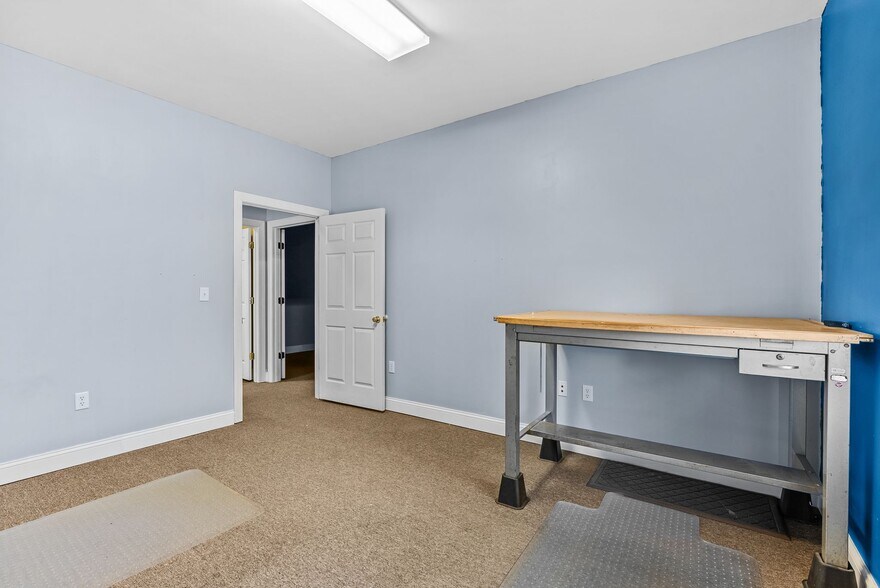 More Photos Of 107 Hillcrest Ave, Simpsonville Office For Sale