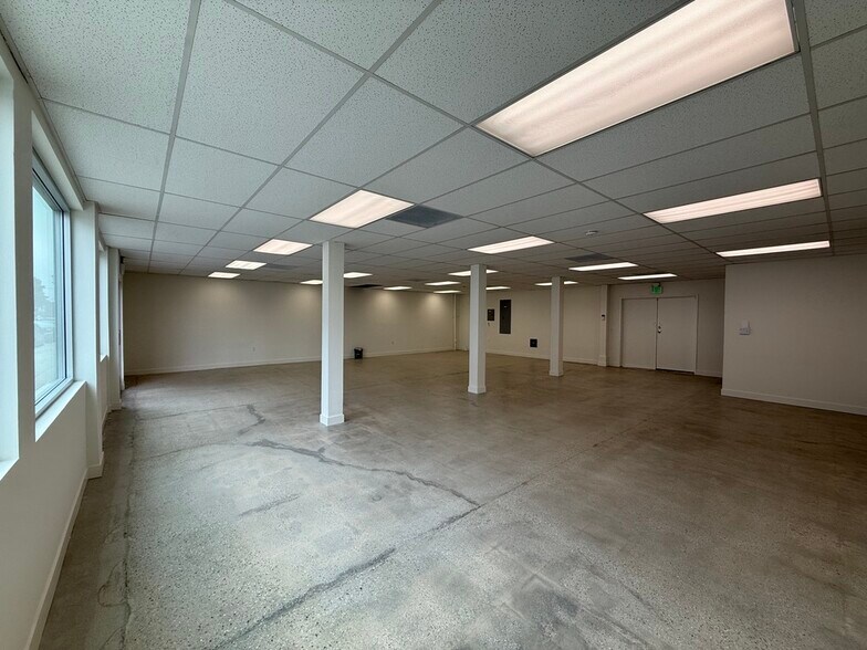 More Photos Of 3911 W Jefferson Blvd, Los Angeles Storefront Retail Office For Lease