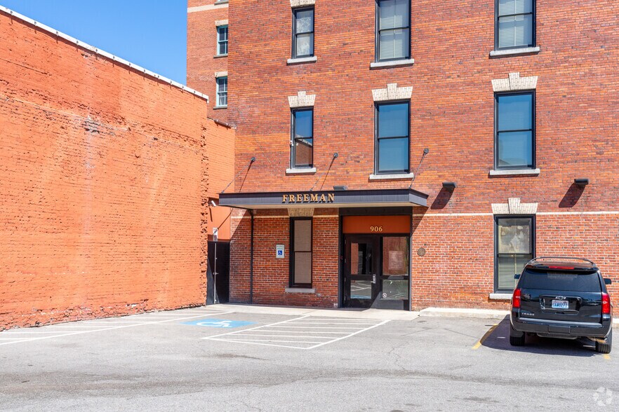 More Photos Of 170 S Lincoln St, Spokane Loft Creative Space For Lease