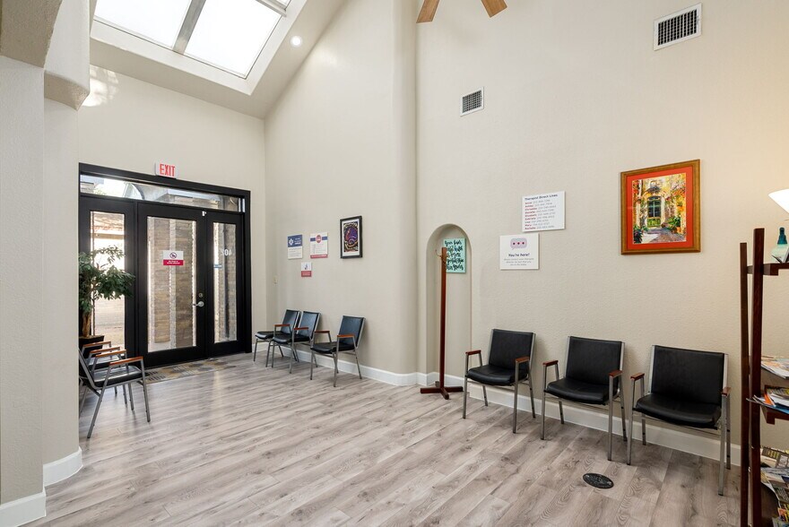 More Photos Of 8627 Cinnamon Creek Dr, San Antonio Medical For Lease
