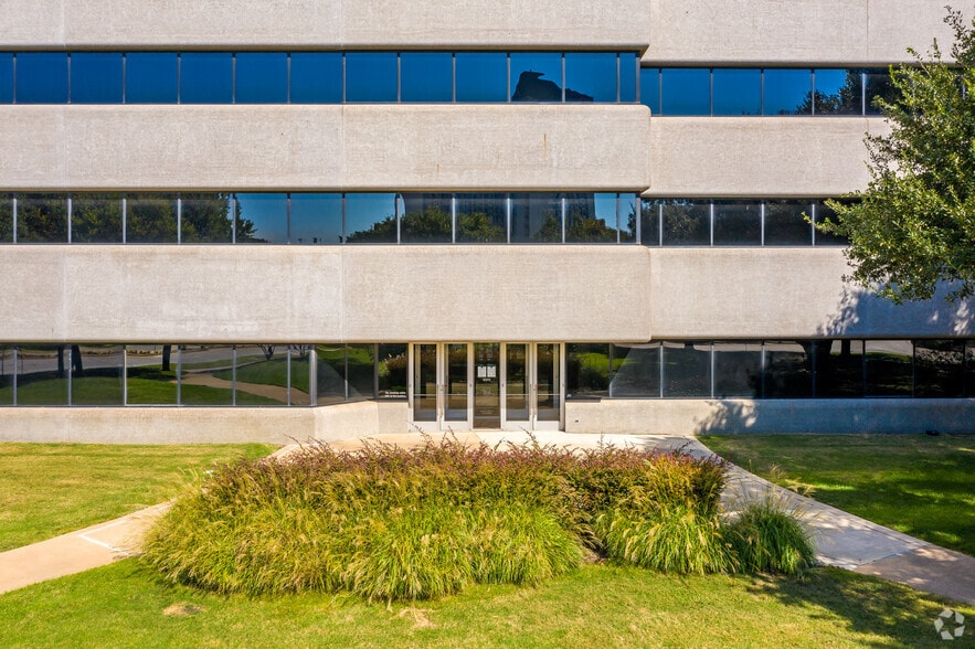 More Photos Of 8505 Freeport Pky, Irving Office For Lease