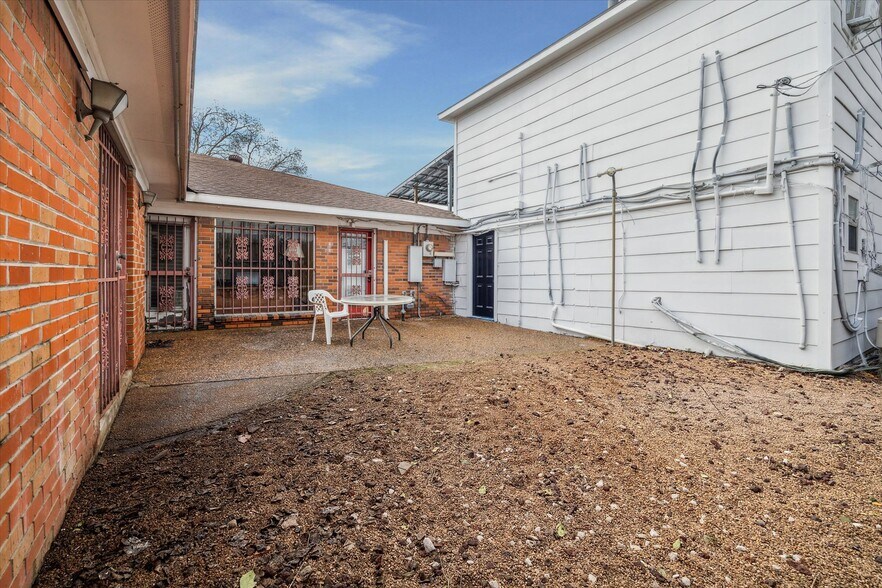 More Photos Of 4718 Ingersoll St, Houston Medical For Sale