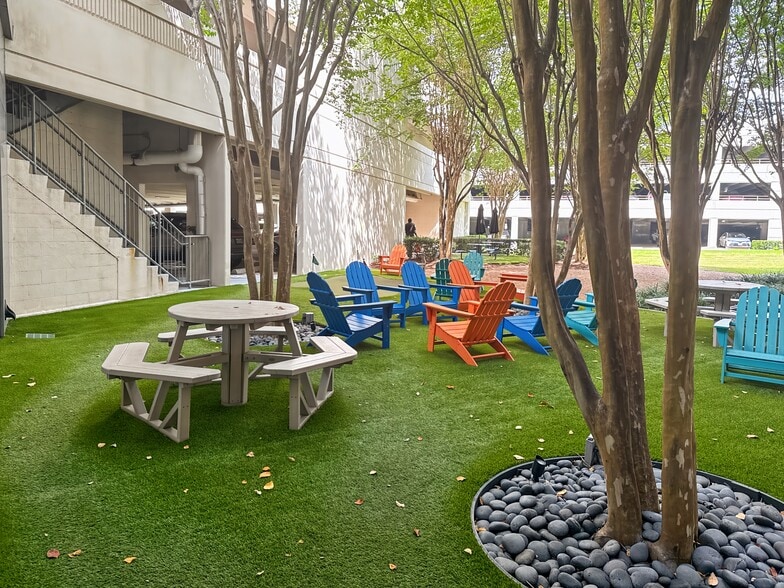 More Photos Of 3 Sugar Creek Center Blvd, Sugar Land Coworking Space