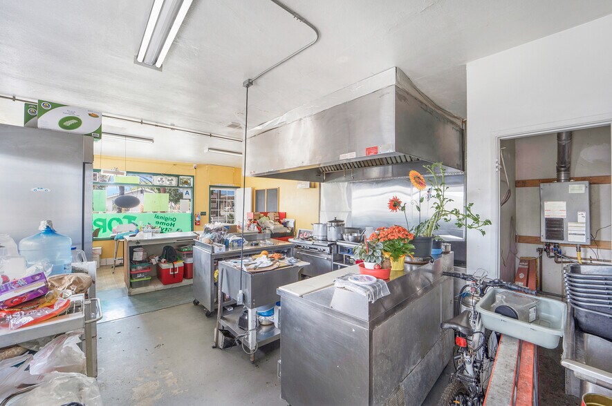 More Photos Of 902 E 18th St, National City Freestanding For Sale