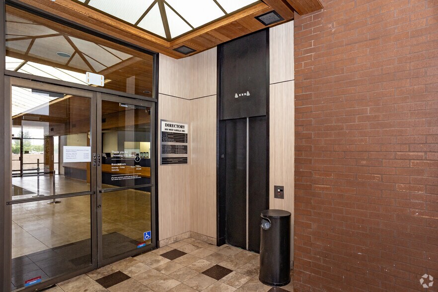 More Photos Of 303 W Katella Ave, Orange Medical For Lease
