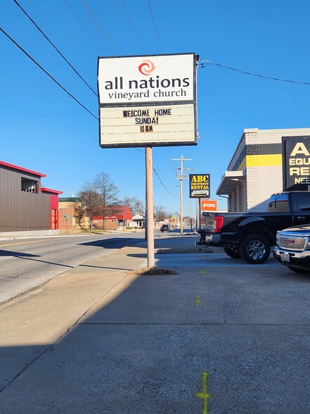 More Photos Of 2908 E 15th St, Tulsa Freestanding For Lease