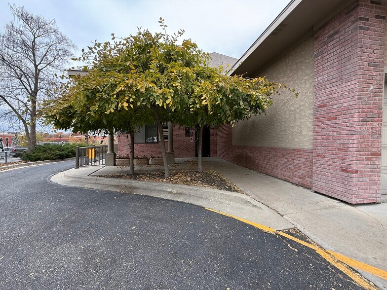 More Photos Of 207 SE Third St, Lee's Summit General Retail For Lease