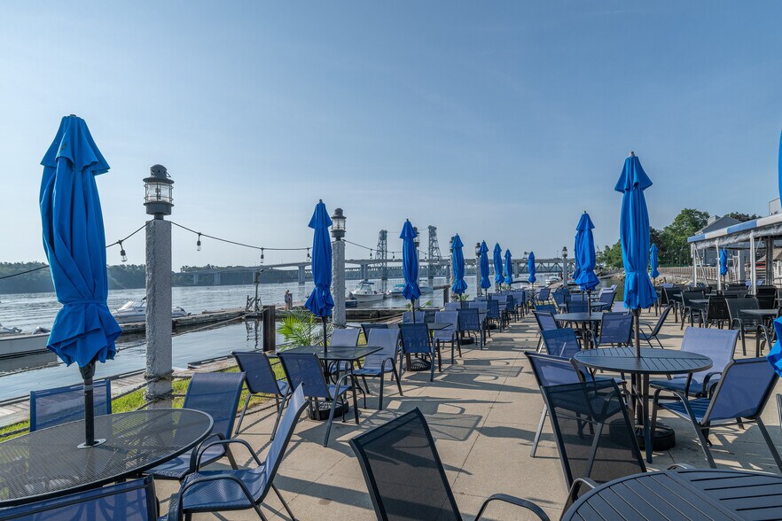 More Photos Of 119 Commercial St, Bath Marina For Sale