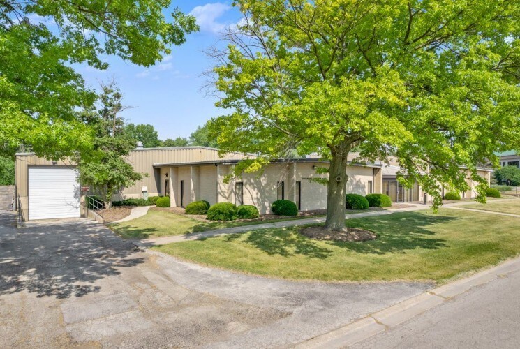 More Photos Of 1700 Landmark Rd, Aurora Warehouse For Lease