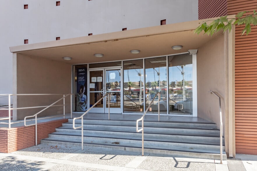 More Photos Of 2277 Watt Ave, Sacramento Office For Lease