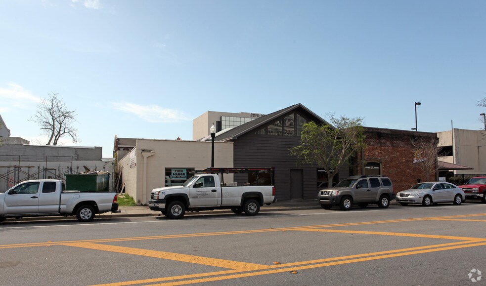 More Photos Of 7-15 W Main St, Pensacola Office For Lease