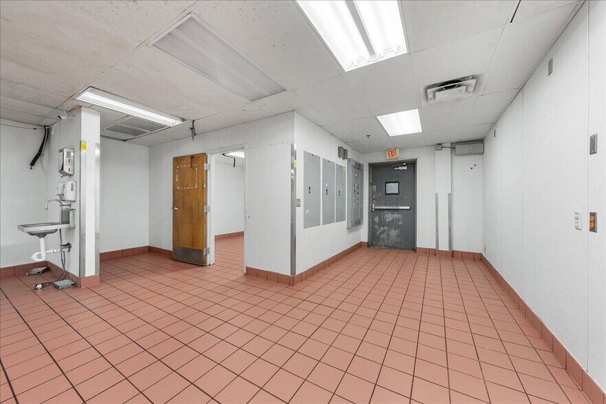 More Photos Of 1550 Larpenteur Ave W, Falcon Heights Apartments For Lease