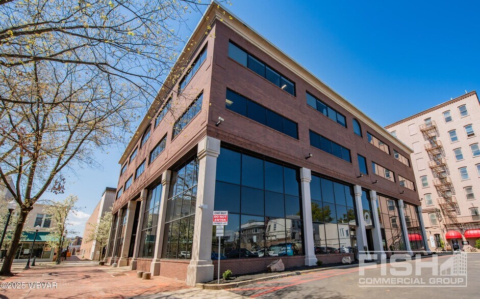 More Photos Of 330 Pine St, Williamsport Medical For Lease