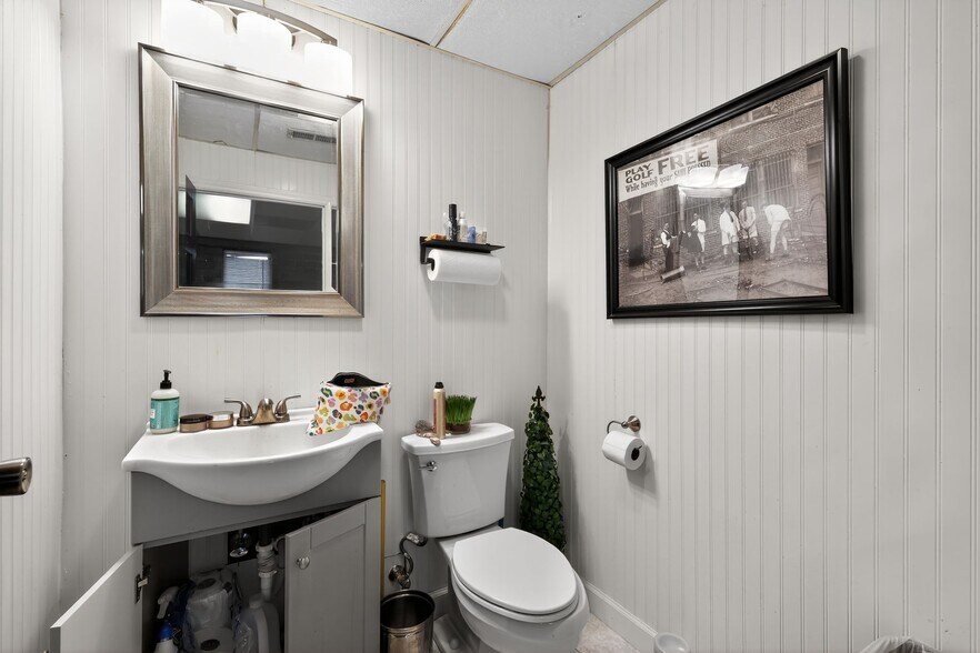 More Photos Of 305 Crump St, Goldsboro Warehouse For Sale